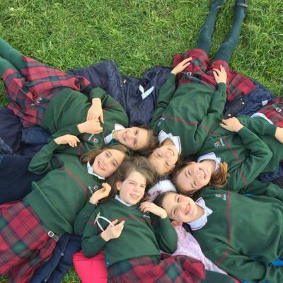 4c Ep En El Patio De Comedor