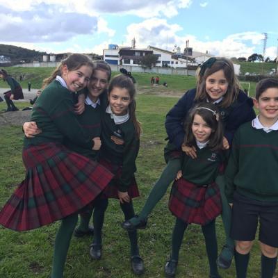 Alumnos De 4c En El Patio De Comedor