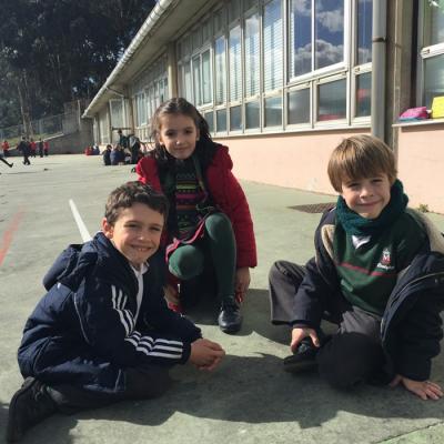 Dani Daniela Y Rubn En El Patio De Comedor