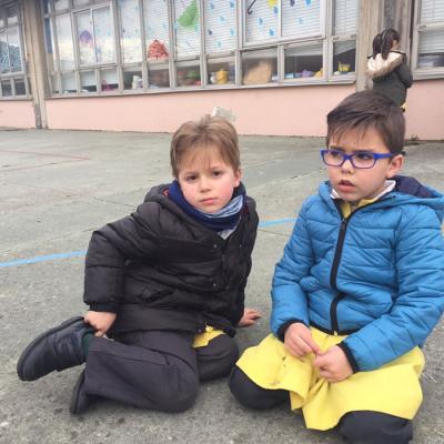 Rubn Y Leo En El Patio De Comedor